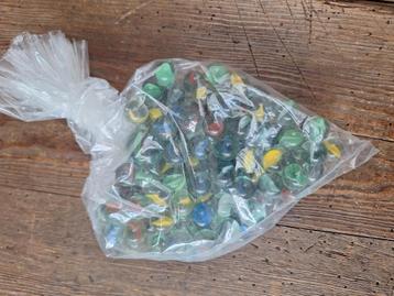 Zak vintage knikkers beschikbaar voor biedingen