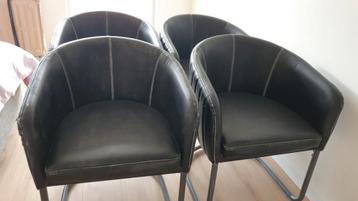Lederen stoelen  beschikbaar voor biedingen