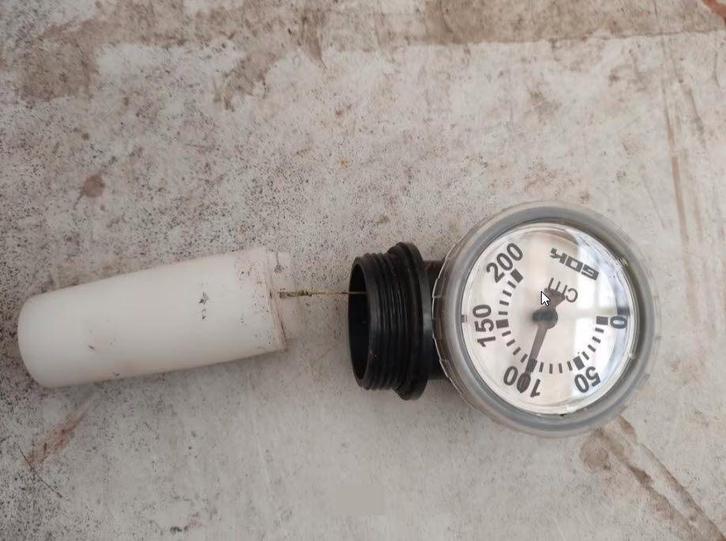 Vloeistof level / inhoud meter, Doe-het-zelf en Bouw, Meetapparatuur, Gebruikt, Inhoud, Ophalen of Verzenden