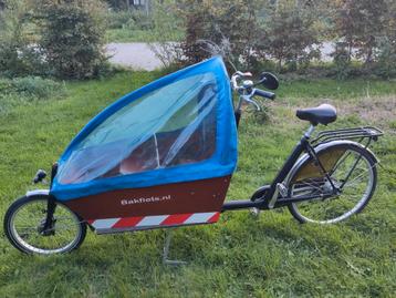 Vélo cargo long  BAKFIETS disponible aux enchères