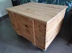 Malle coffre en bois sur roulettes, Huis en Inrichting, Ophalen