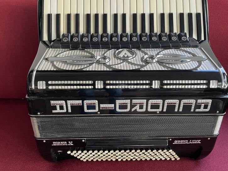 Accordiola Piano V Cassotto accordeon . 5 korig ., Muziek en Instrumenten, Accordeons, Gebruikt, Toetsaccordeon, 120-bas, Accordiola