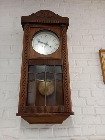 Horloge suspendue, Enlèvement