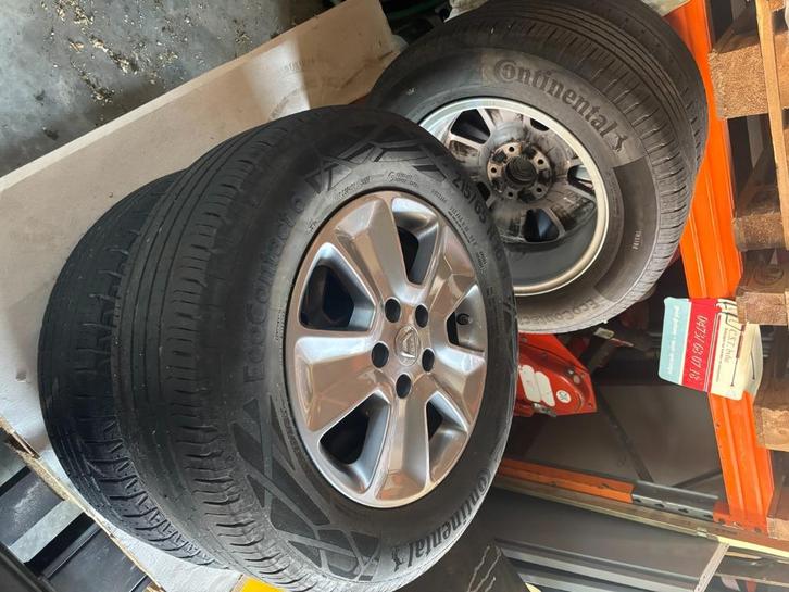 Dacia Duster 16 inch velgen + Continental EcoContact banden, Auto-onderdelen, Banden en Velgen, Band(en), All Season, 16 inch