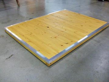 Houten ligplank voor honden - laatste 2stuks beschikbaar voor biedingen