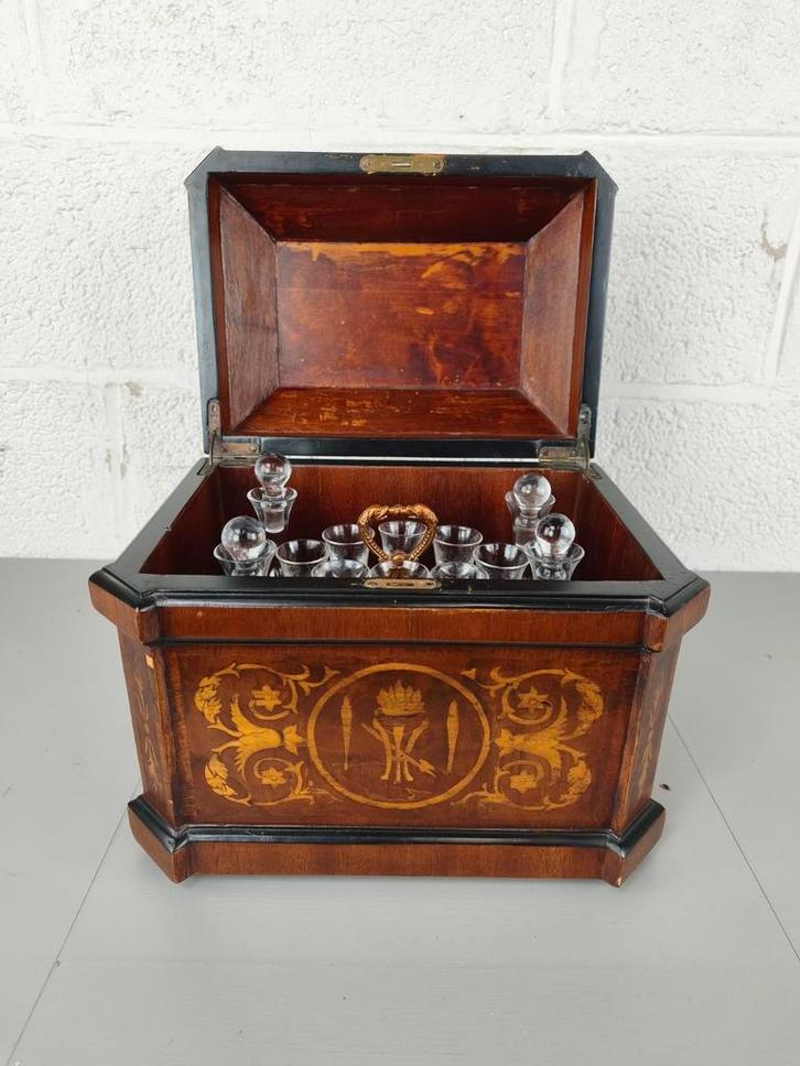 Prachtige likeurkelder, Antiek en Kunst, Antiek | Woonaccessoires, Ophalen