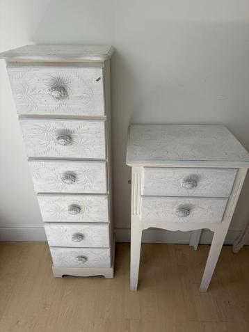 2 vintage nachtkastjes – €40 samen / €25 per stuk beschikbaar voor biedingen
