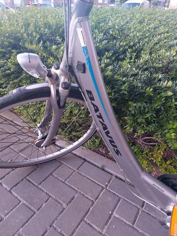 Batterij En oplader in goed staat  beschikbaar voor biedingen