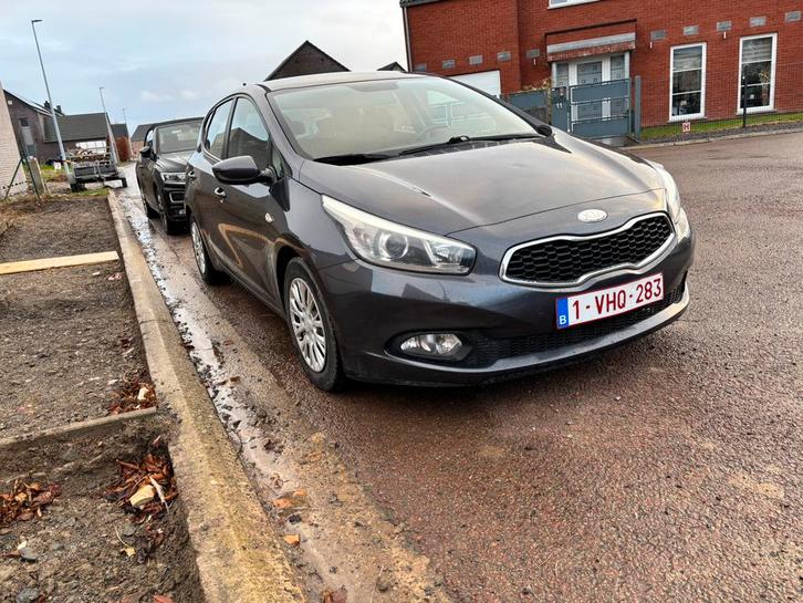 Kia cee’d 1.4crdi easy prete à immatriculer, Auto's, Kia, Particulier, (Pro) Cee d, ABS, Airbags, Airconditioning, Alarm, Bluetooth