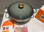 Nieuwe Le Creuset braadpan Thyme 28 cm in originele doos, Huis en Inrichting, Gietijzer, Nieuw, Ophalen of Verzenden, Keramische plaat