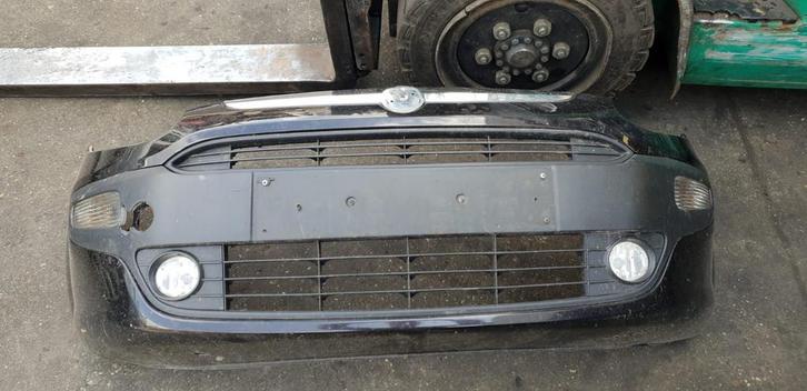 FIAT GRANDE PUNTO VOORBUMPER  BJ 2011, Auto-onderdelen, Carrosserie, Bumper, Voor, Gebruikt, Ophalen of Verzenden