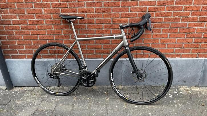 Van Nicholas Ventus titanium, Vélos & Vélomoteurs, Vélos | Vélos de course, Comme neuf, Hommes, Autres marques, 10 à 15 vitesses