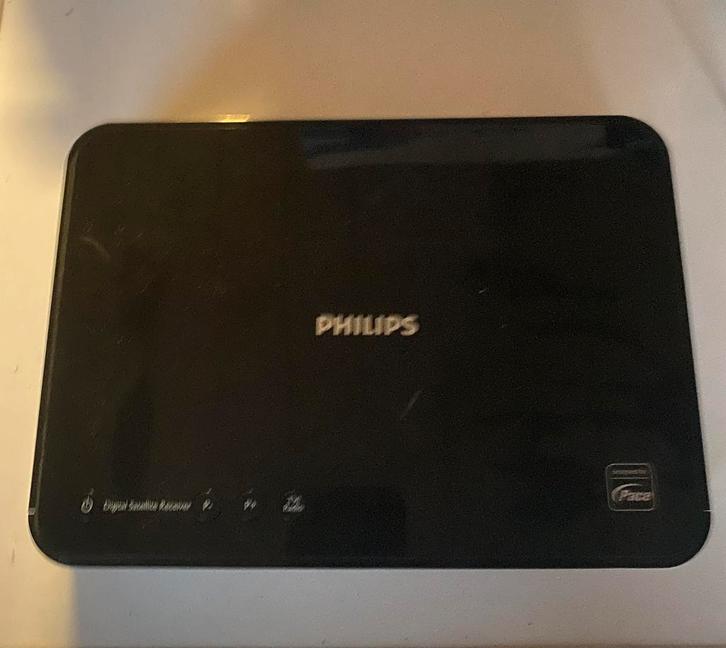Philips digitale satellietontvanger met adapter – gebruikt, Audio, Tv en Foto, Versterkers en Ontvangers, Gebruikt, Ophalen