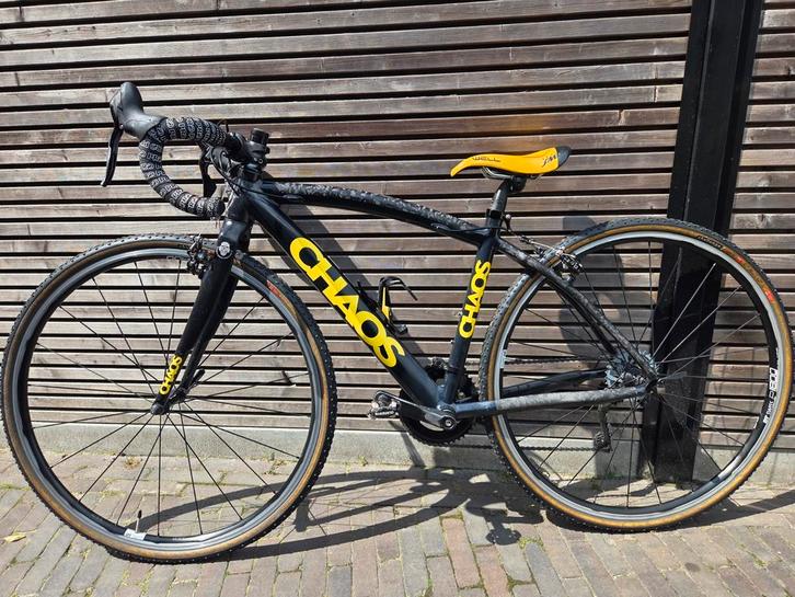 Chaos crossfiets en wegfiets voor een miniem, Fietsen en Brommers, Fietsen | Racefietsen, Ophalen