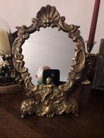 Beau miroir sur pied de couleur dorée, Enlèvement