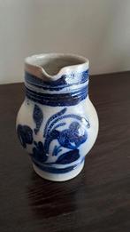 pichet en grés gris et bleu, Antiquités & Art, Antiquités | Céramique & Poterie, Enlèvement ou Envoi