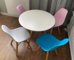 Kindertafel met bijpassende stoelen, Ophalen, Gebruikt