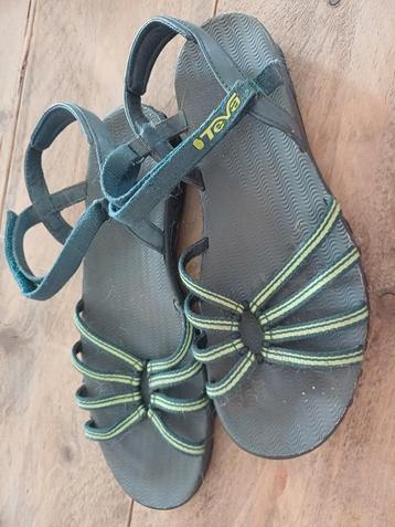 Teva sandalen in goede staat - maat 40 beschikbaar voor biedingen