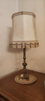 Antieke tafellamp, Enlèvement