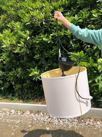 Ronde plafondlamp beschikbaar voor biedingen