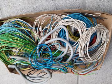 Lotje overschot elektriciteitsdraad 1,5 en 2,5 mm2. beschikbaar voor biedingen