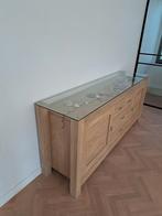 Kast/dressoir met glazen bovenblad, Ophalen