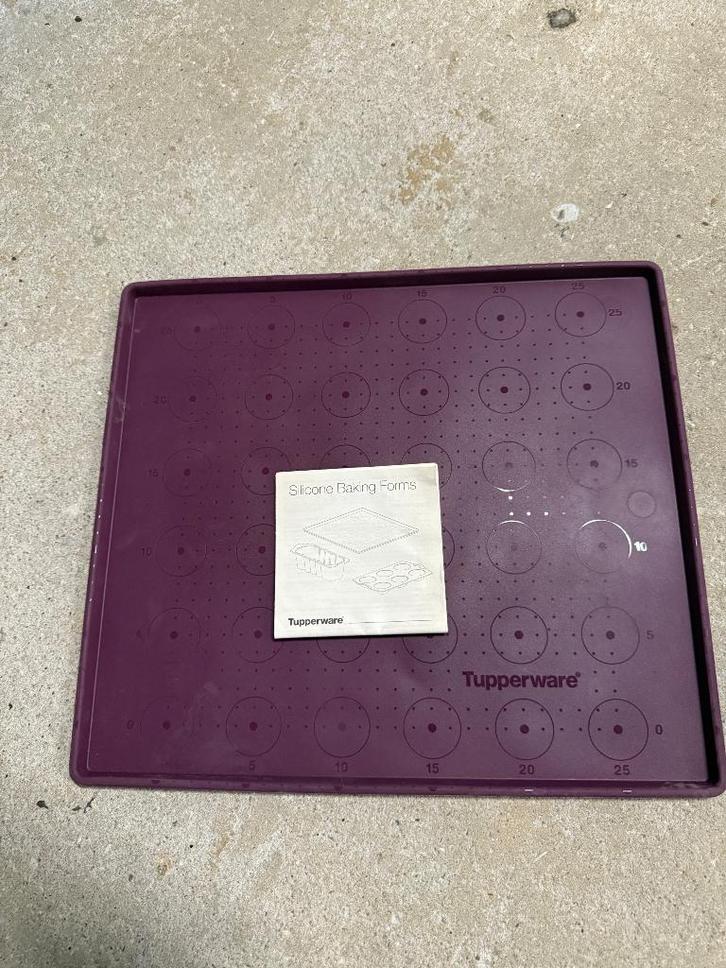 Silicone baking Tupperware violet, Maison & Meubles, Cuisine| Tupperware, Neuf, Violet, Enlèvement ou Envoi