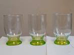 3 groene voetglazen, Ophalen of Verzenden, Zo goed als nieuw, Glas, Glas of Glazen