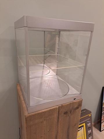1:18 showcase display vitrine met draaiplateau en ledlicht beschikbaar voor biedingen