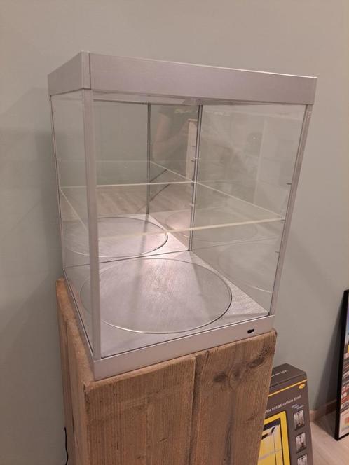 1:18 showcase display vitrine met draaiplateau en ledlicht, Hobby en Vrije tijd, Modelauto's | 1:18, Zo goed als nieuw, Ophalen of Verzenden