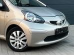 Toyota aygo // gekeurd voor verkoop // zetelverwarming, Voorwielaandrijving, Bedrijf, Handgeschakeld, 5 deurs