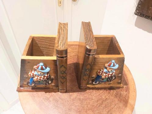 Vintage boekensteunen. Geweldig idee voor een kerstcadeau! G, Huis en Inrichting, Woonaccessoires | Krantenbakken en Lectuurbakken