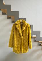 Heerlijke warme gele bontjas maat M/L, Kleding | Dames, Maat 38/40 (M), Geel, Ophalen of Verzenden, Zo goed als nieuw