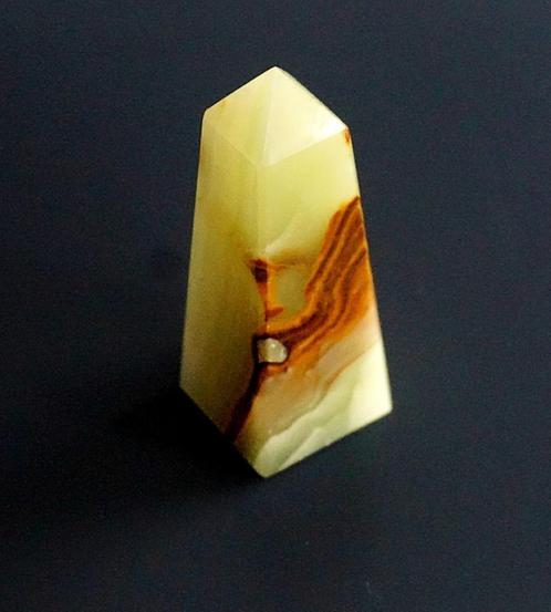 Onyx Obelisk Groen – Krachtige Edelsteen Punt, Handtassen en Accessoires, Edelstenen, Nieuw, Ophalen of Verzenden
