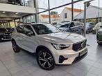 Volvo XC40 PLUS DARK BENZINE AUTOMAAT (bj 2023), Auto's, Automaat, Stof, Gebruikt, https://public.car-pass.be/vhr/fe93ec97-595d-4d04-b38c-fae398bfa1e5