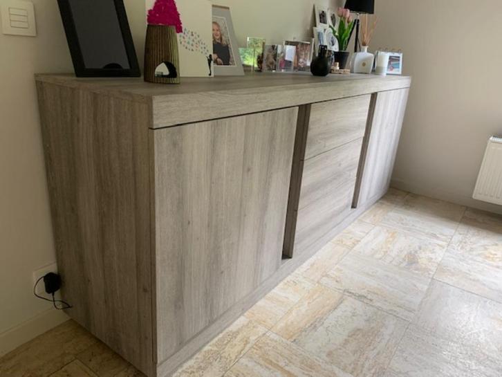 dressoir houtlook, Huis en Inrichting, Kasten | Dressoirs, Zo goed als nieuw, 200 cm of meer, 25 tot 50 cm, Met lade(s), Met deur(en)