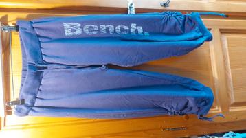 Paarse joggingbroek  bench beschikbaar voor biedingen