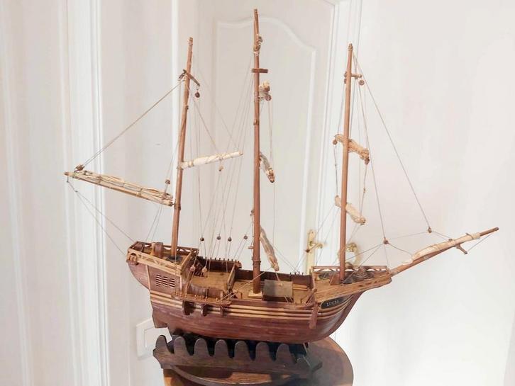 Groot houten modelschip Lucia, Hobby en Vrije tijd, Modelbouw | Boten en Schepen, Ophalen
