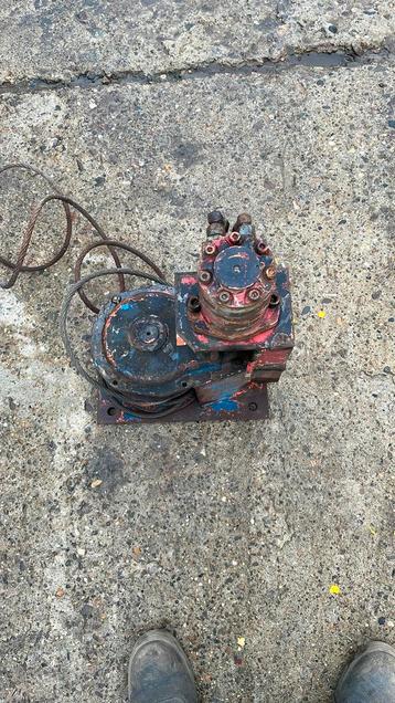 Hydraulische lier  aanhanger of auto transporter beschikbaar voor biedingen
