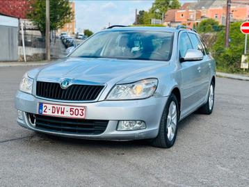 Skoda octavia 2011 euro5 1.6 TDI 105ch 200.000km, Auto's, Skoda, Bedrijf, Break, Radio, Te koop
