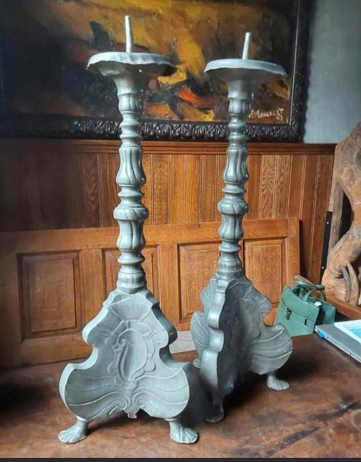 paire d'impressionnants chandeliers baroques en étain datés, Antiquités & Art, Antiquités | Bougeoirs, Enlèvement