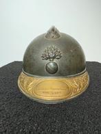 Wo1 Franse infanterie helm met herdenkingsplaat, Verzamelen, Ophalen of Verzenden