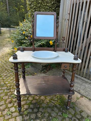 Antieken make up kaptafel in vol hout met marmeren blad beschikbaar voor biedingen