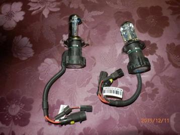 (17)  -2 ampoules de phare H4 8000k 55w - neuf - beschikbaar voor biedingen