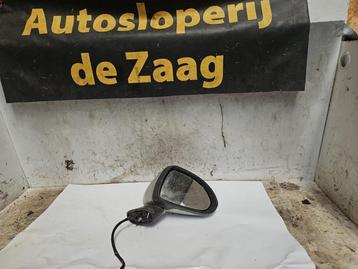 Buitenspiegel rechts van een Opel Corsa beschikbaar voor biedingen