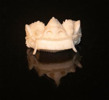 Zeer oude ring uit ivoor, periode vóór WW2 beschikbaar voor biedingen