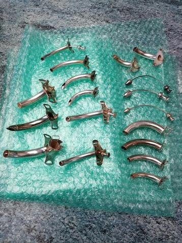 Groot lot sterling Tracheostomie buisjes +toebehoren  beschikbaar voor biedingen