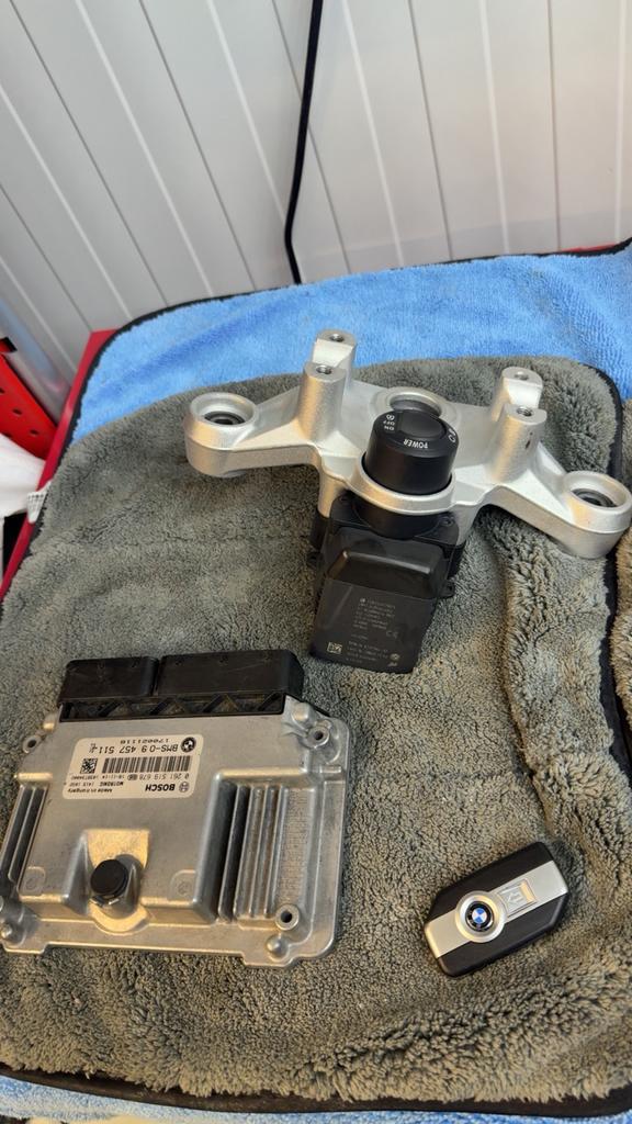 BMW GS 1250 ECU SLOTENSET KEYLESS ECU SLEUTEL STARTSET, Motoren, Onderdelen | BMW, Gebruikt, Ophalen of Verzenden