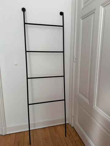 Beau porte essuie en acier inoxydable noir beschikbaar voor biedingen