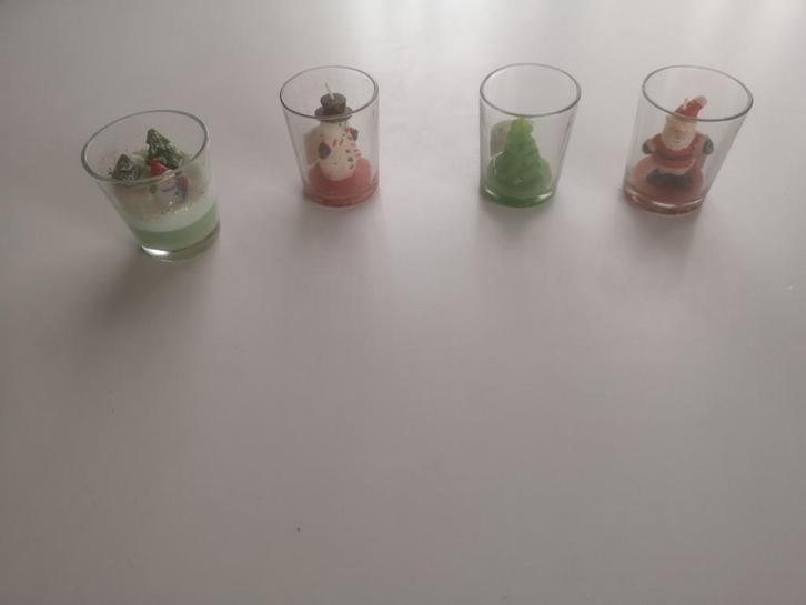 Kerst figuurkaarsjes in glas – 5 € voor 4, Diversen, Kerst, Ophalen of Verzenden